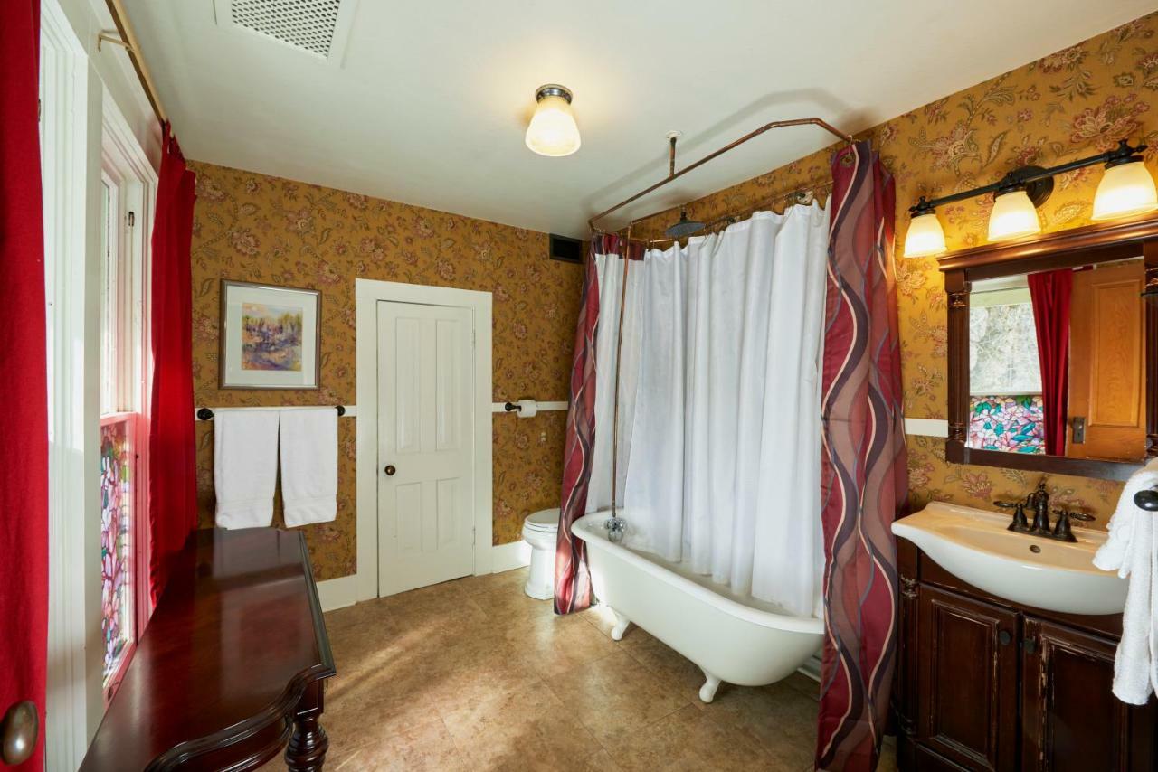 Avenue Hotel Bed And Breakfast マニトゥー・スプリングス エクステリア 写真